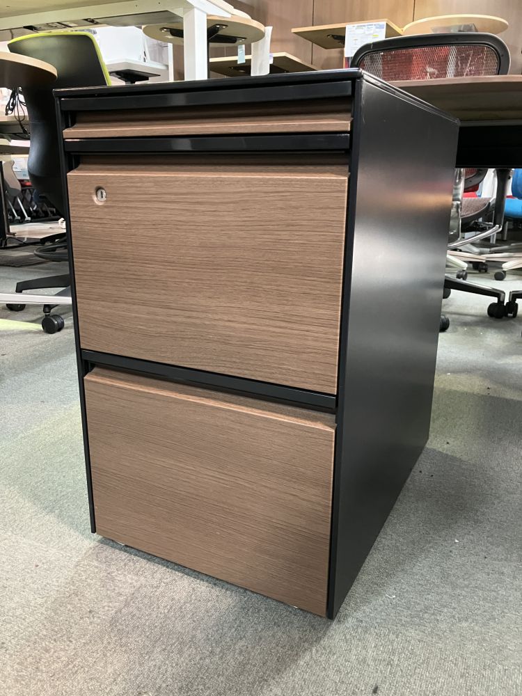 オカムラ 1800L型デスク+ワゴンセット  1800L型デスク+ワゴンセット 