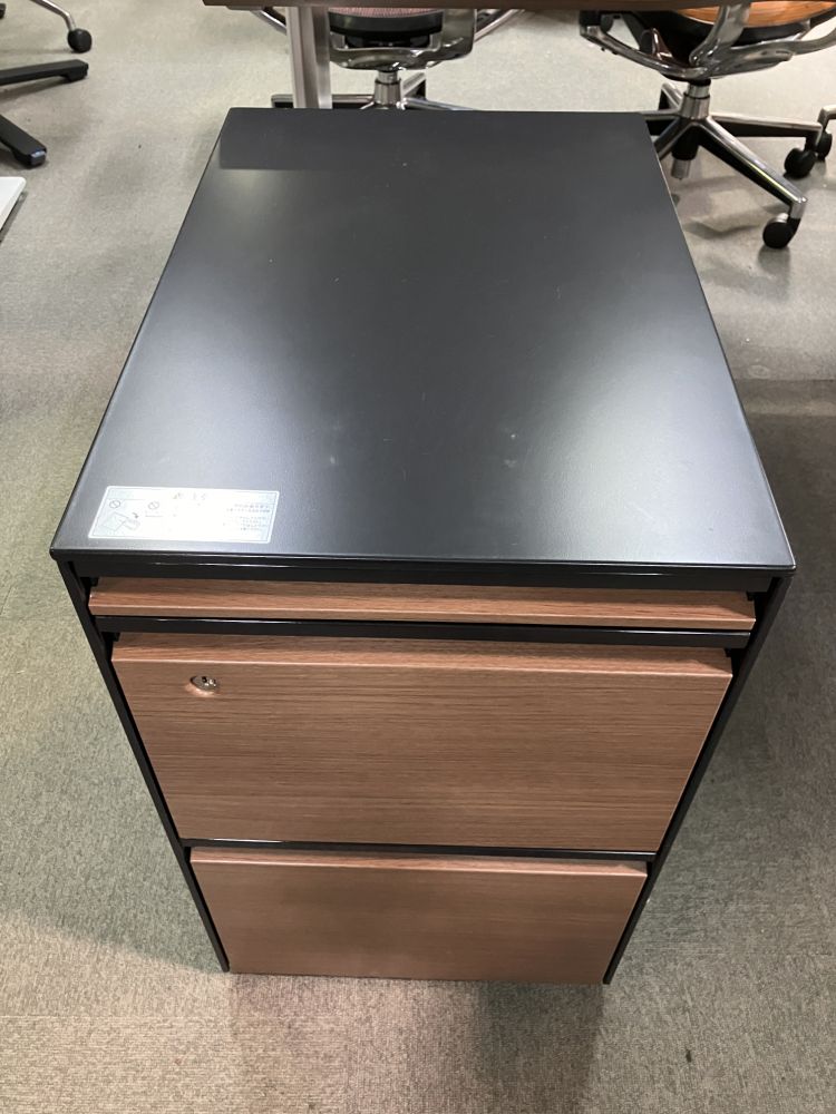 オカムラ 1800L型デスク+ワゴンセット  1800L型デスク+ワゴンセット 