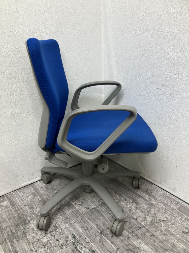 オカムラ 固定肘付カロッツァチェア CK33ZR FS16 固定肘付カロッツァチェア CK33ZR FS16