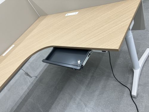 イトーキ 電動昇降式1650L型デスク toiro series 電動昇降式1650L型デスク toiro series