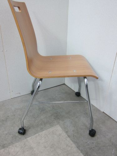 オカムラ キャスター付きモノスチェア 9326SP 9561 キャスター付きモノスチェア 9326SP 9561