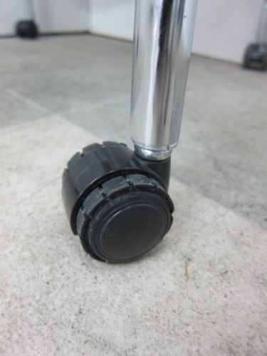 オカムラ キャスター付きモノスチェア 9326SP 9561 キャスター付きモノスチェア 9326SP 9561