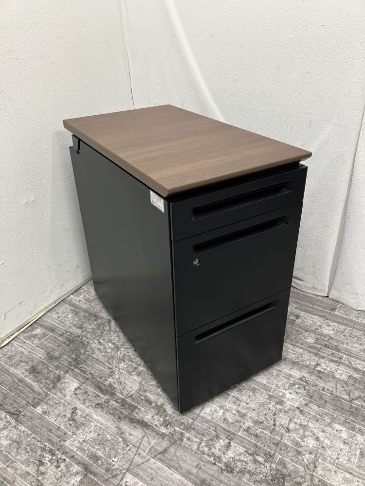 オカムラ 3段脇机  3段脇机 