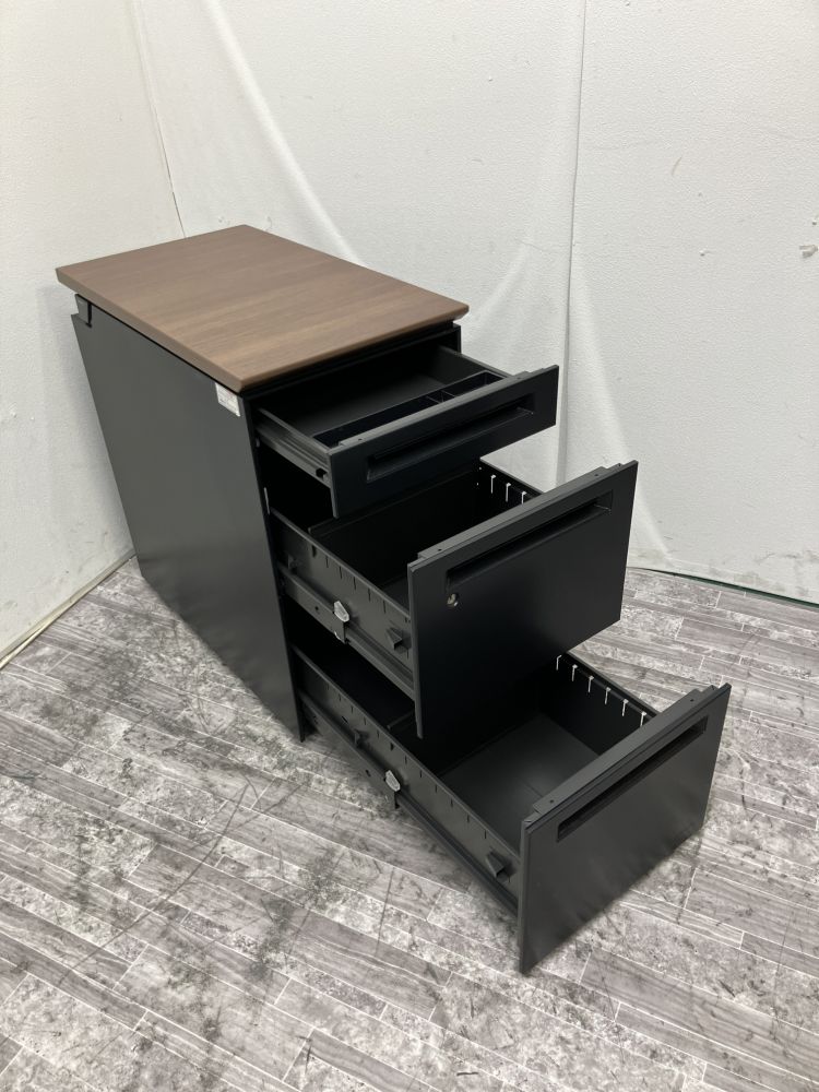 オカムラ 3段脇机  3段脇机 