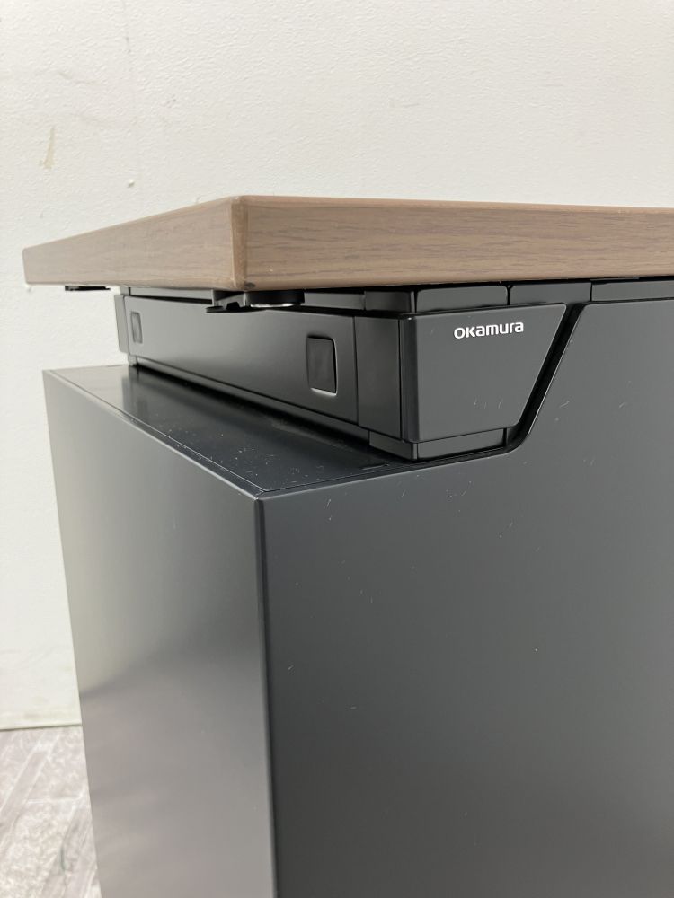 オカムラ 3段脇机  3段脇机 