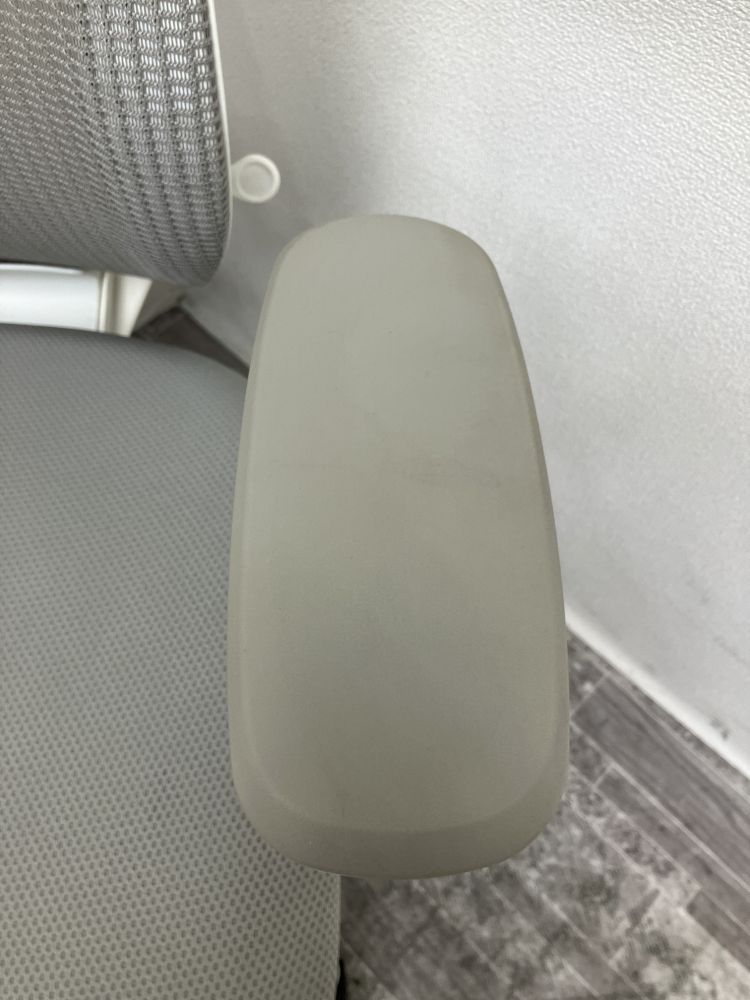 オカムラ 固定肘付シルフィーチェア C641XW FMR3 固定肘付シルフィーチェア C641XW FMR3