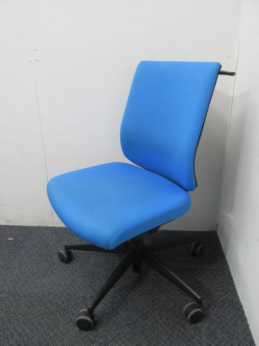 コクヨ ハンガー付きウィザード２チェア CRS-G1820F6 ハンガー付きウィザード２チェア CRS-G1820F6