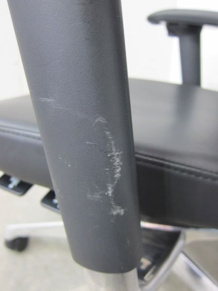 オカムラ ヘッドレスト・可動肘付きコーラルチェア CQ8CBR P676 ヘッドレスト・可動肘付きコーラルチェア CQ8CBR P676