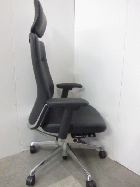 オカムラ ヘッドレスト・可動肘付きコーラルチェア CQ8CBR P676 ヘッドレスト・可動肘付きコーラルチェア CQ8CBR P676