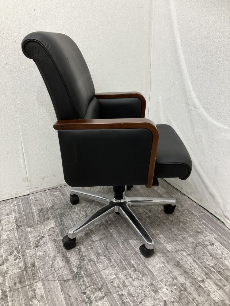 オカムラ 固定肘付エグゼクティブチェア L435SA P535 固定肘付エグゼクティブチェア L435SA P535