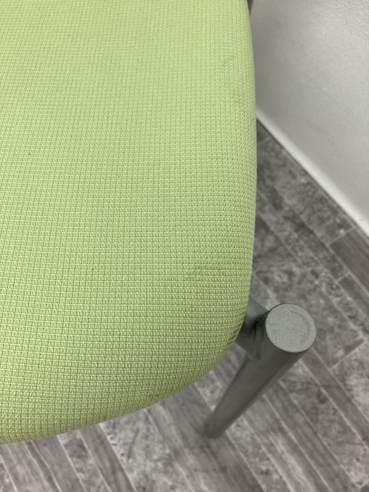 オカムラ スタッキングチェア 8147ZZ-FEA6 スタッキングチェア 8147ZZ-FEA6