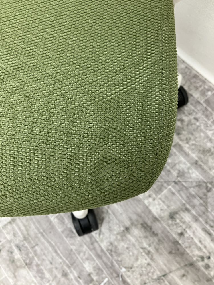 イトーキ 可動肘付せセレーオチェア KF-570JB1-WWQ2 可動肘付せセレーオチェア KF-570JB1-WWQ2