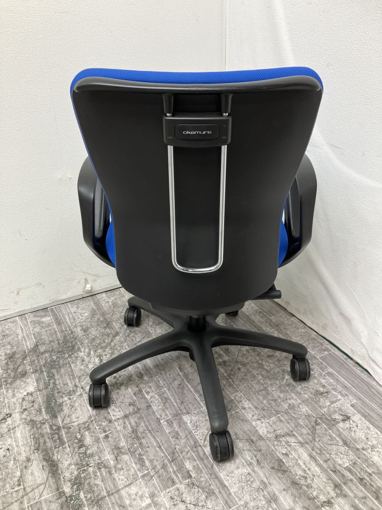 オカムラ 固定肘付カロッツァチェア CK337R 固定肘付カロッツァチェア CK337R