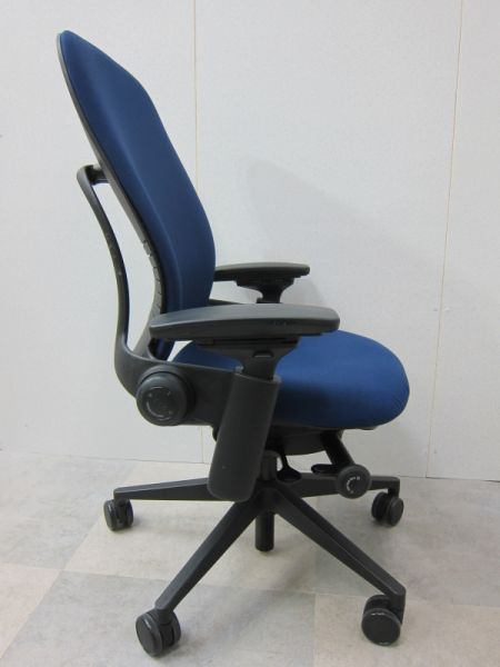 スチールケース(Steelcase) 可動肘付きリープⅤ２チェア/Leap(リープ)シリーズ LEAP-10100 可動肘付きリープⅤ２チェア/Leap(リープ)シリーズ LEAP-10100