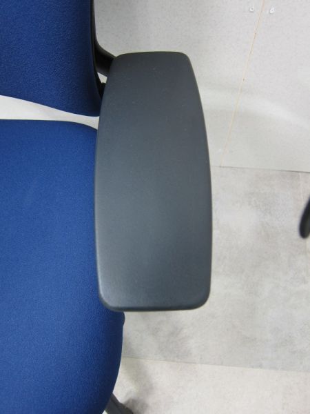 スチールケース(Steelcase) 可動肘付きリープⅤ２チェア/Leap(リープ)シリーズ LEAP-10100 可動肘付きリープⅤ２チェア/Leap(リープ)シリーズ LEAP-10100