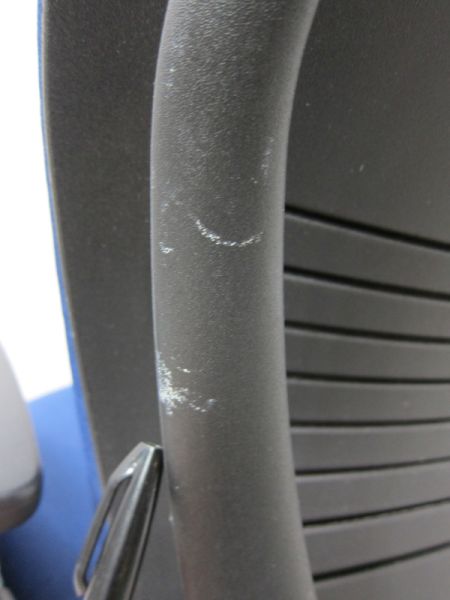 スチールケース(Steelcase) 可動肘付きリープⅤ２チェア/Leap(リープ)シリーズ LEAP-10100 可動肘付きリープⅤ２チェア/Leap(リープ)シリーズ LEAP-10100