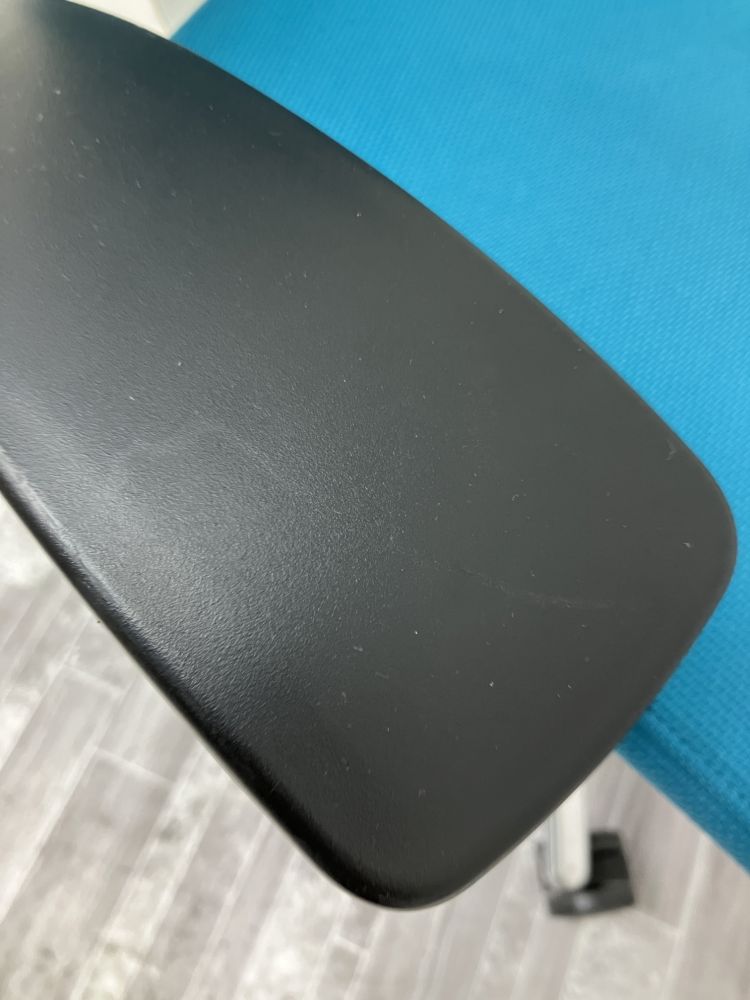 イトーキ 可動肘付セレーオチェア KF-577JB-ZWA3 可動肘付セレーオチェア KF-577JB-ZWA3