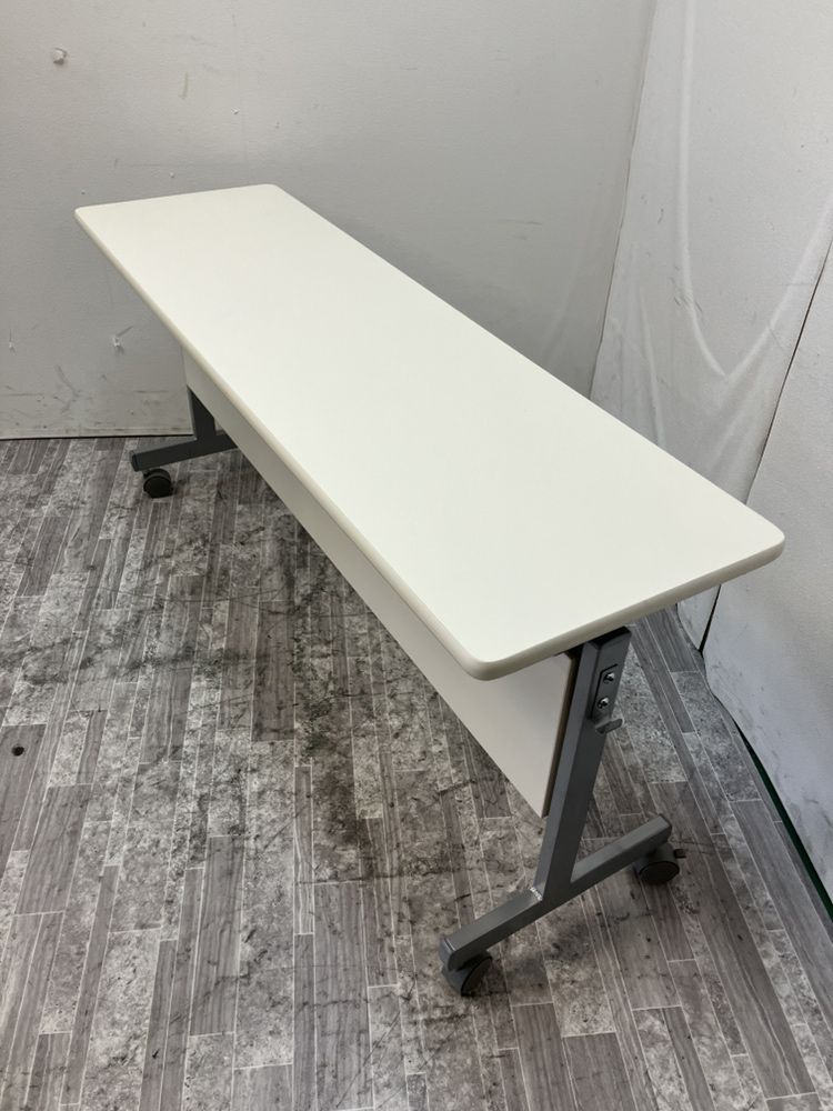 オフィスコム 1500サイドスタックテーブル ホワイト 1500サイドスタックテーブル ホワイト