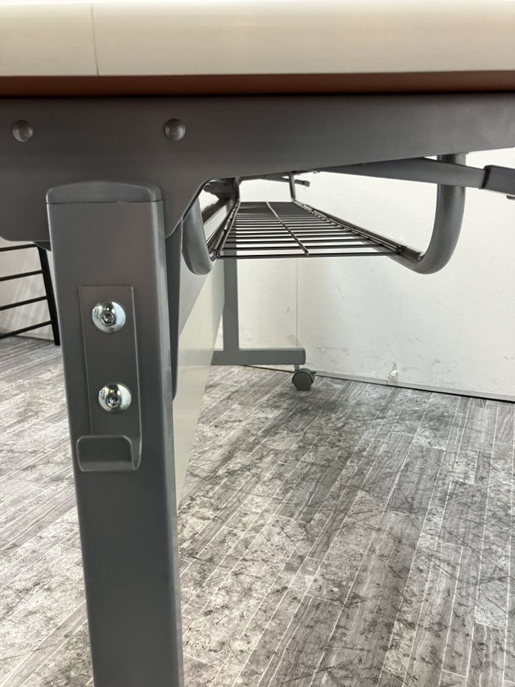 オフィスコム 1500サイドスタックテーブル ホワイト 1500サイドスタックテーブル ホワイト