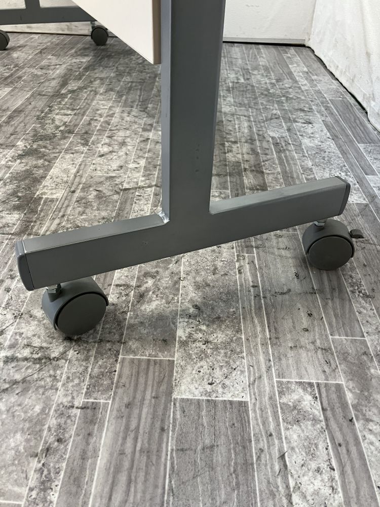 オフィスコム 1500サイドスタックテーブル ホワイト 1500サイドスタックテーブル ホワイト