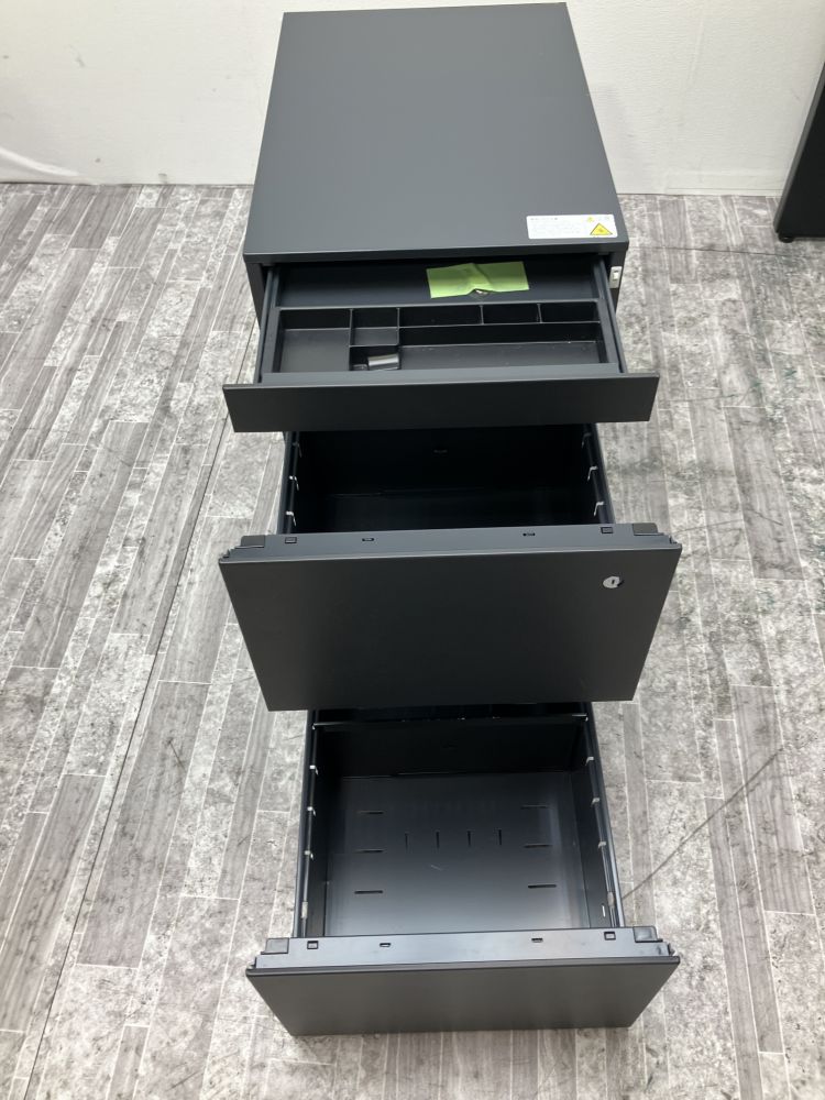 デスクオカムラ/ワゴンイトーキ 1200平デスク+ワゴンセット DN104P3703/JM-046MPC-T1 1200平デスク+ワゴンセット DN104P3703/JM-046MPC-T1