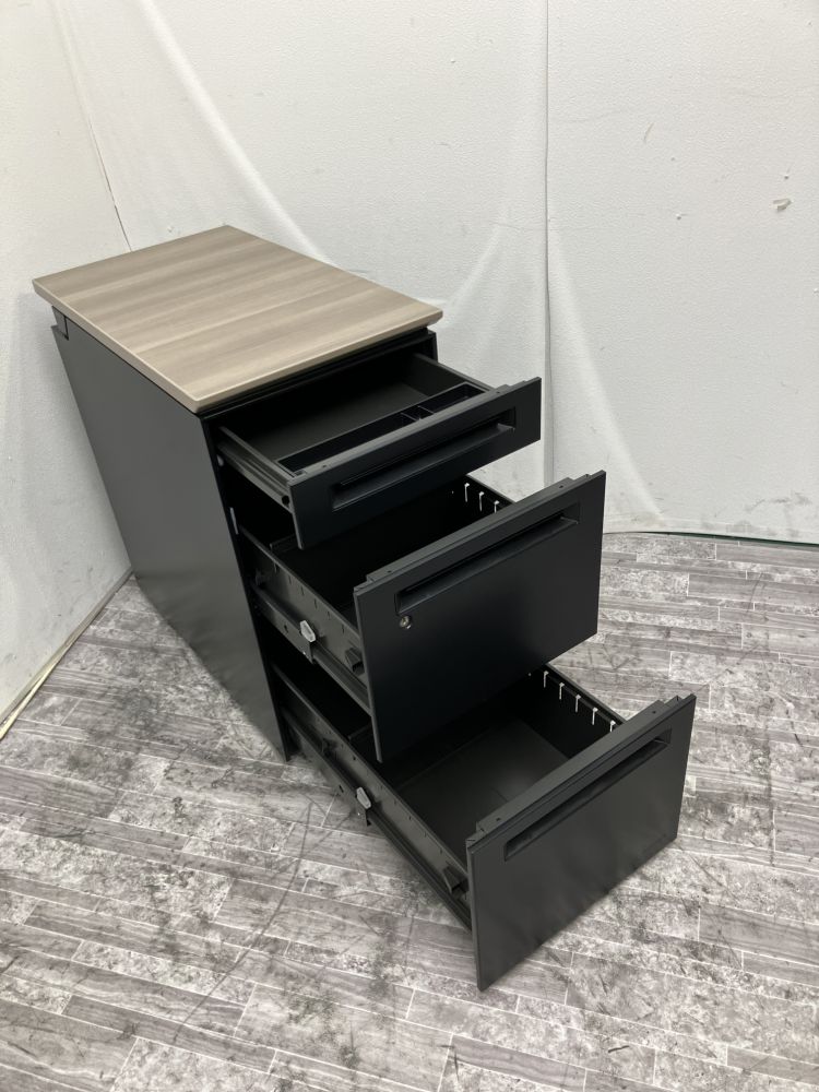 オカムラ 脇机  脇机 