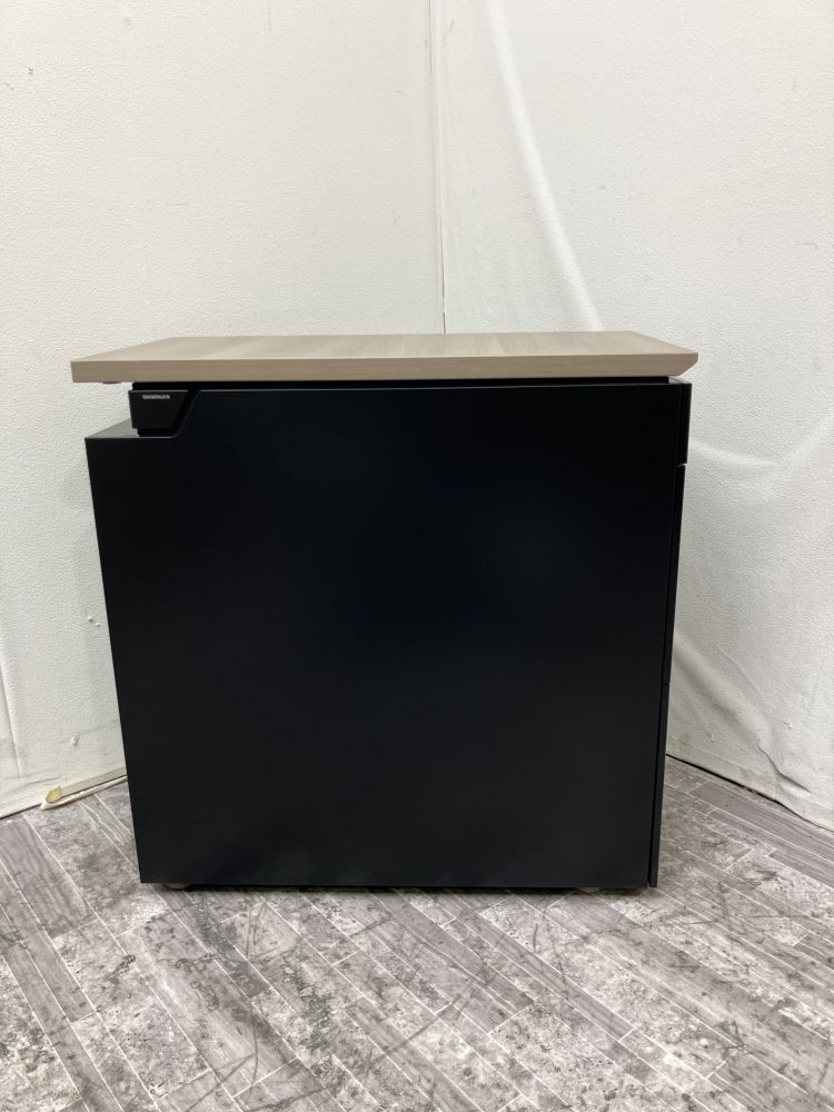 オカムラ 脇机  脇机 