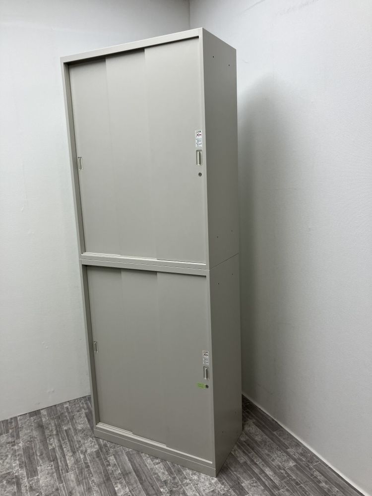 オカムラ 3扉スライド上下書庫 4M453Y Z13 3扉スライド上下書庫 4M453Y Z13