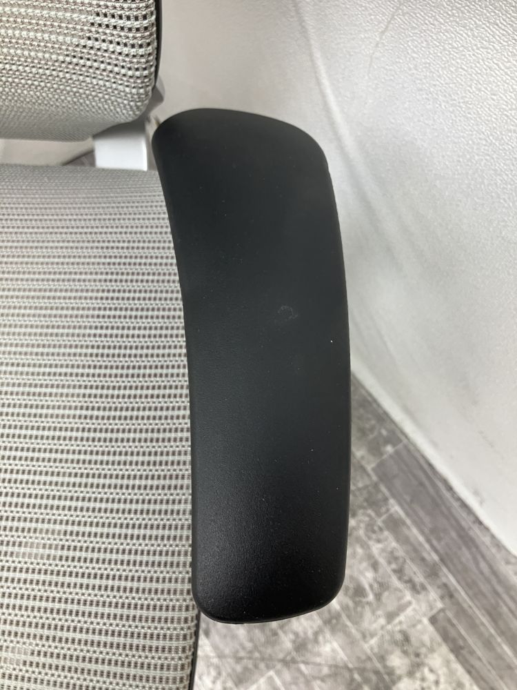 オカムラ 可動肘付バロンチェア CP81MR-FPG2 可動肘付バロンチェア CP81MR-FPG2