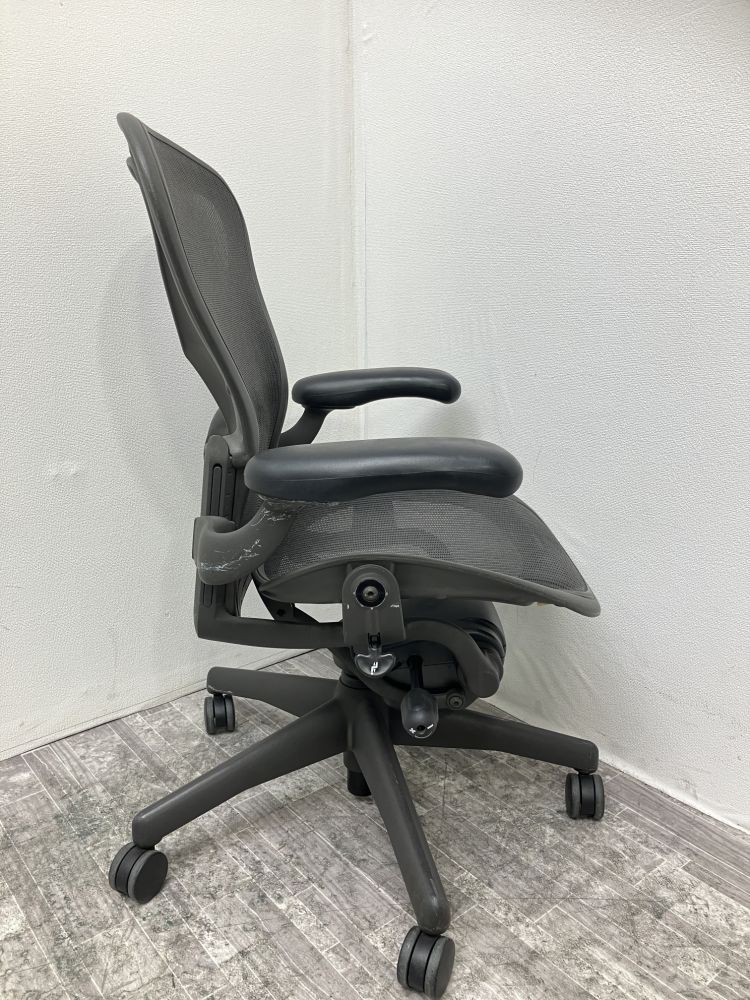 ハーマンミラー(HermanMiller) アーロンチェア（Bサイズ・スタンダード） AE111PWP-AJG1BBFFBK3D01 アーロンチェア（Bサイズ・スタンダード） AE111PWP-AJG1BBFFBK3D01