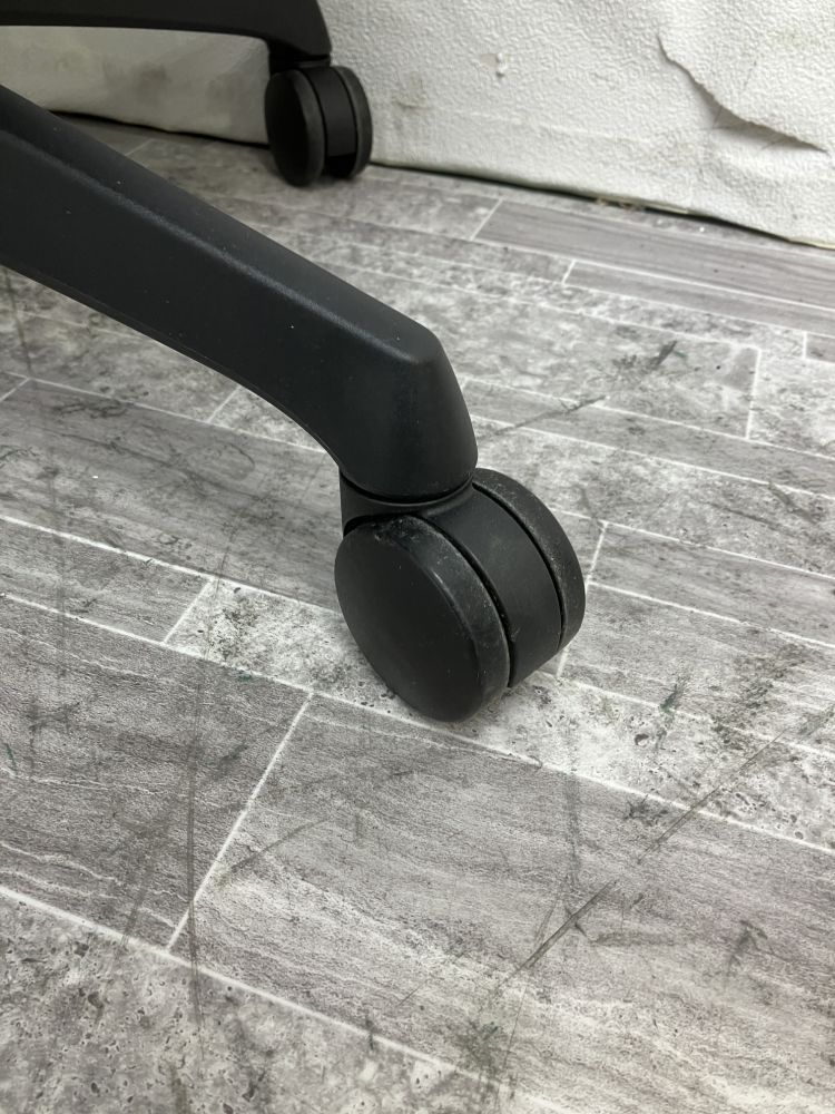 オカムラ 可動肘付シルフィーチェア C635XR FMP3 可動肘付シルフィーチェア C635XR FMP3