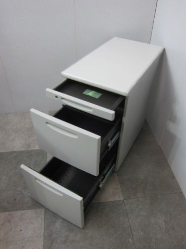 オカムラ 3段脇机 DS36XG MB51 3段脇机 DS36XG MB51