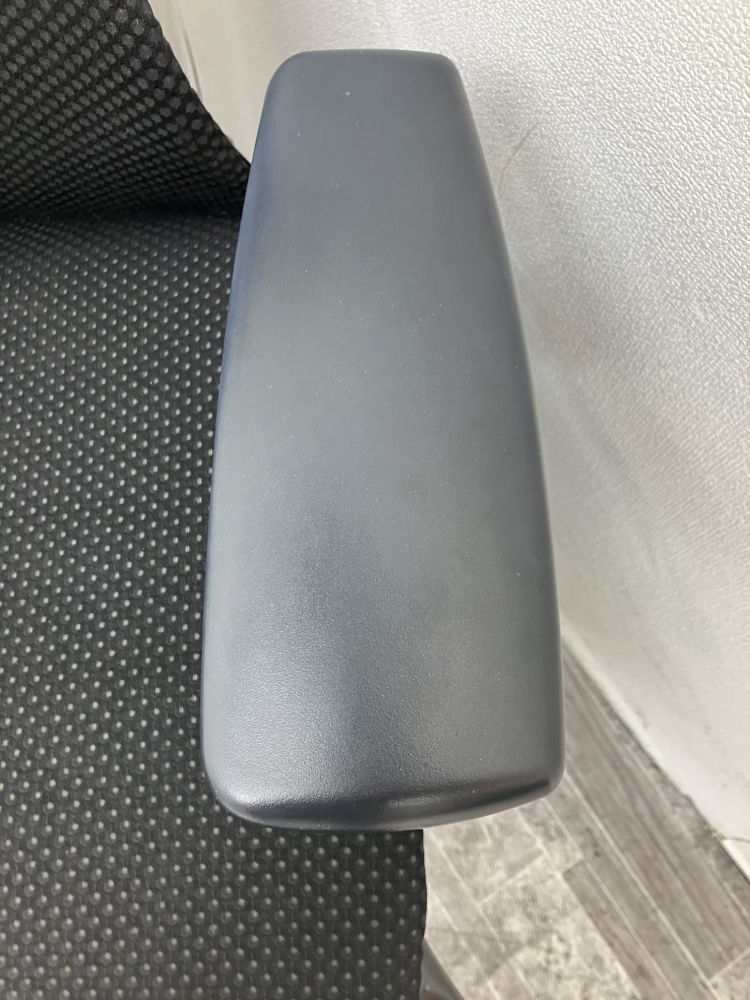 ハーマンミラー(HermanMiller) 可動肘付エンボディチェア CN122AWAAG1G1BB3513 可動肘付エンボディチェア CN122AWAAG1G1BB3513