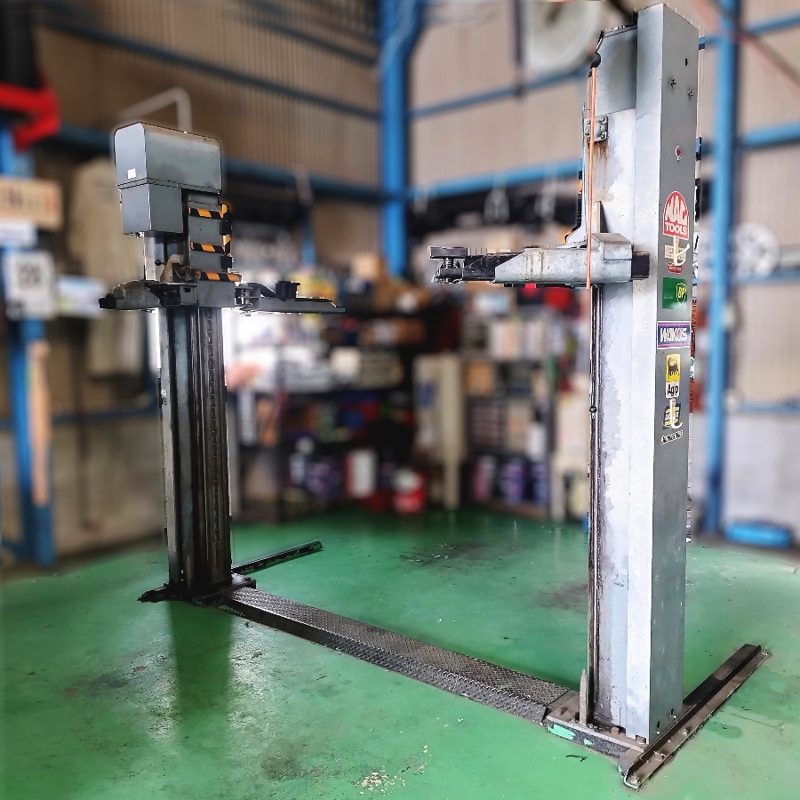BANZAI/バンザイ 2.5t二柱リフト の買取｜無限堂東海買取センター