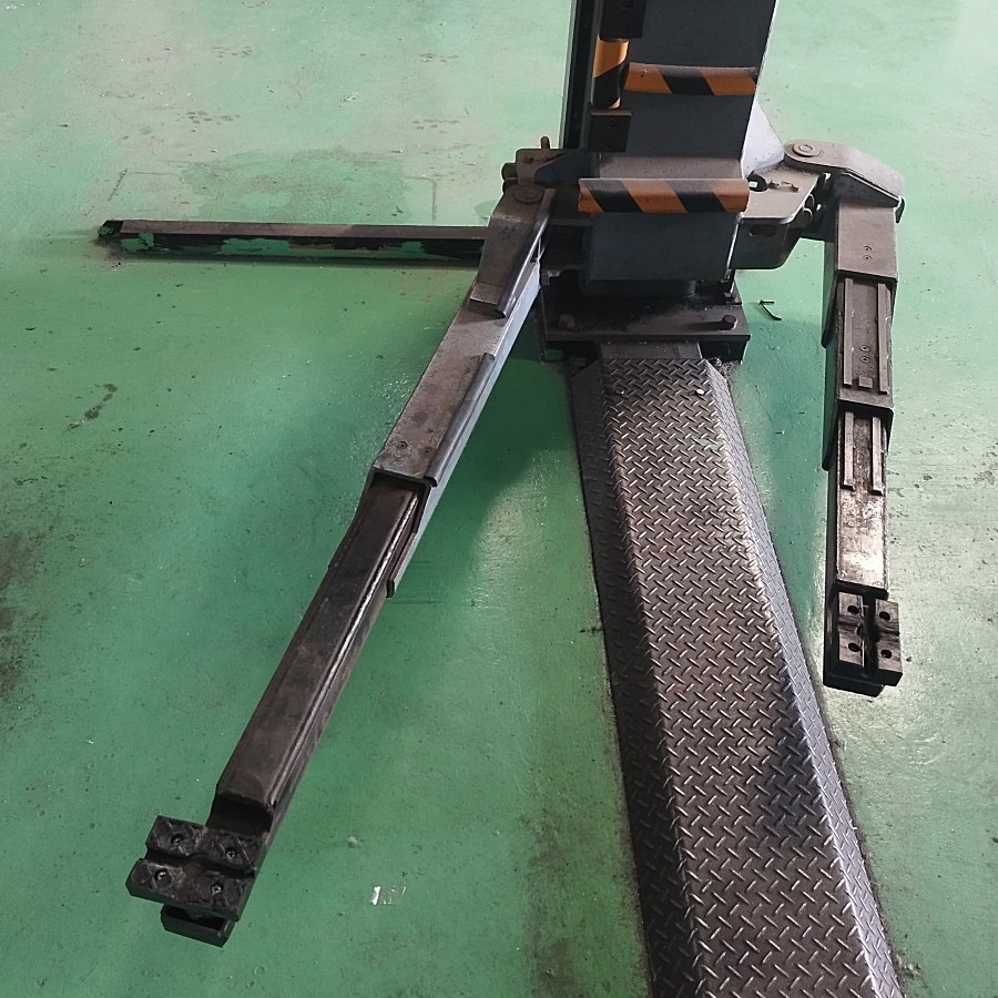 バンザイ2柱リフトTPY-25C BANZAI/バンザイ 2.5t二柱リフト の買取｜無限堂東海買取センター