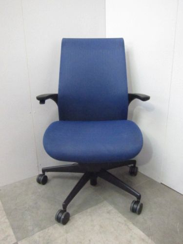 コクヨ 肘付きM4チェア CRS-G2201N 肘付きM4チェア CRS-G2201N