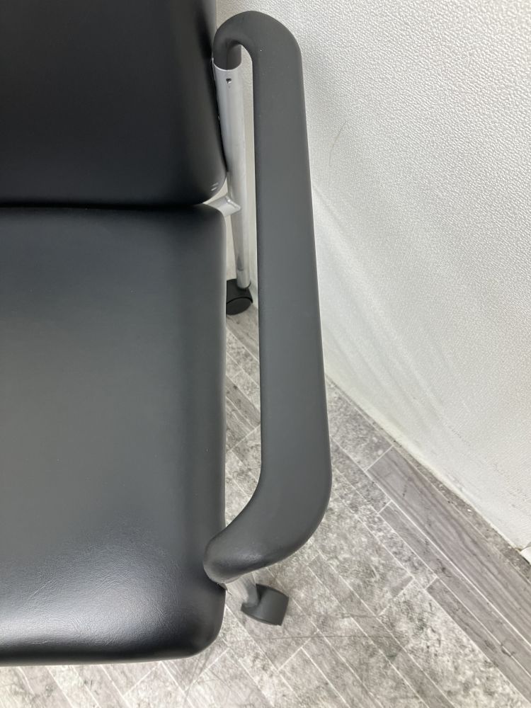 イノウエ 固定肘付スタッキングチェア BAS-P420A 固定肘付スタッキングチェア BAS-P420A