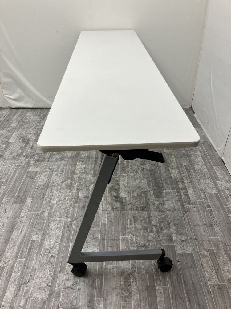 イトーキ 1800サイドスタックテーブル THXP-184X-W9 1800サイドスタックテーブル THXP-184X-W9