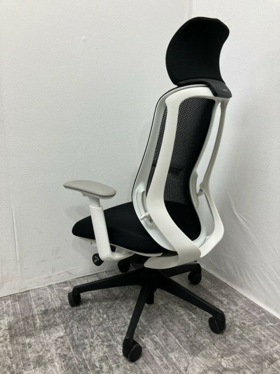 岐阜県にて オカムラ 可動肘付シルフィーチェア 39555 を買取致しました。