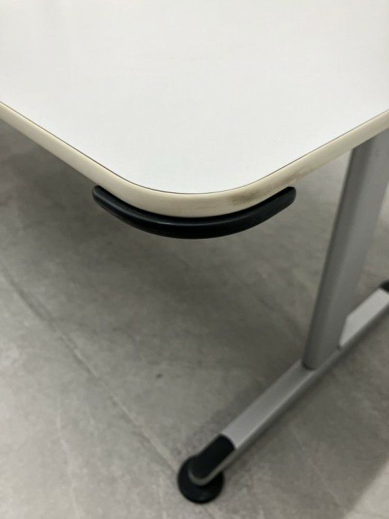 三重県にて コクヨ 2400ミーティングテーブル 39386 を買取致しました。