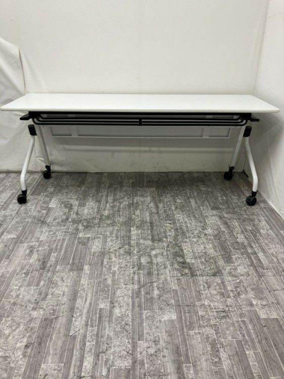 愛知県にて 1800サイドスタックテーブル 39843 を買取致しました。