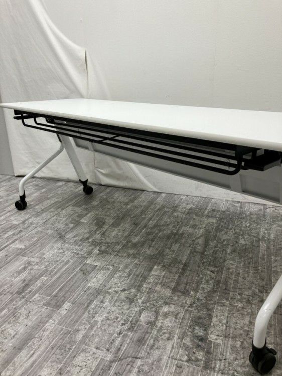 愛知県にて 1800サイドスタックテーブル 39843 を買取致しました。