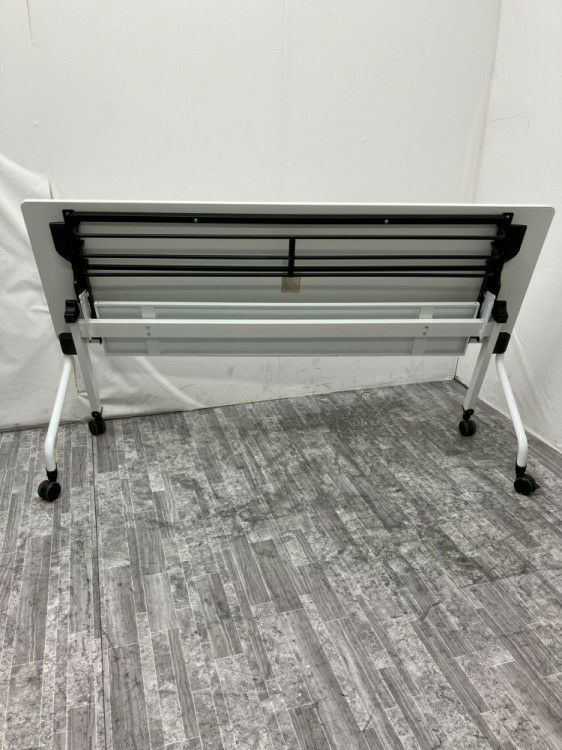 愛知県にて 1800サイドスタックテーブル 39843 を買取致しました。