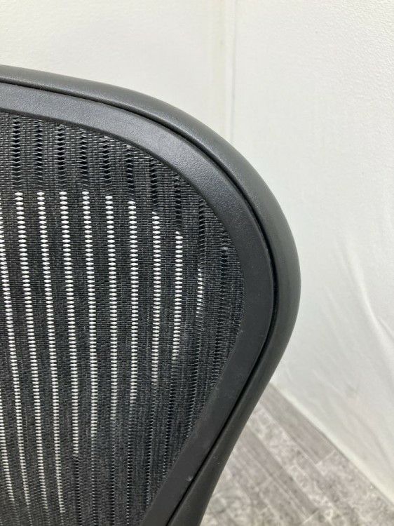 三重県にて HermanMiller（ハーマンミラー） ハーマンミラー可動肘付アーロンチェア  を買取致しました。