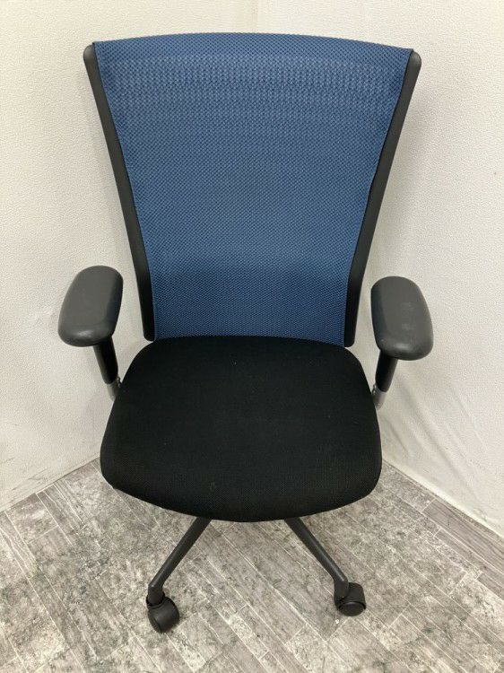 愛知県にて ウチダ(内田洋行) ウチダ可動肘付アクトディアチェア を買取致しました。