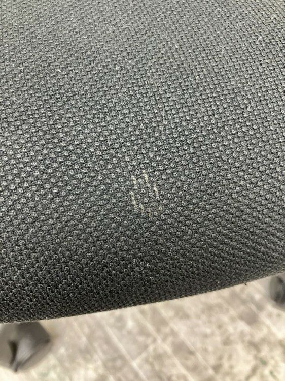 愛知県にて ウチダ(内田洋行) ウチダ可動肘付アクトディアチェア を買取致しました。