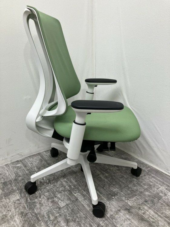 三重県にて ウチダ（内田洋行） ウチダ可動肘付リーフレクチェア  を買取致しました。