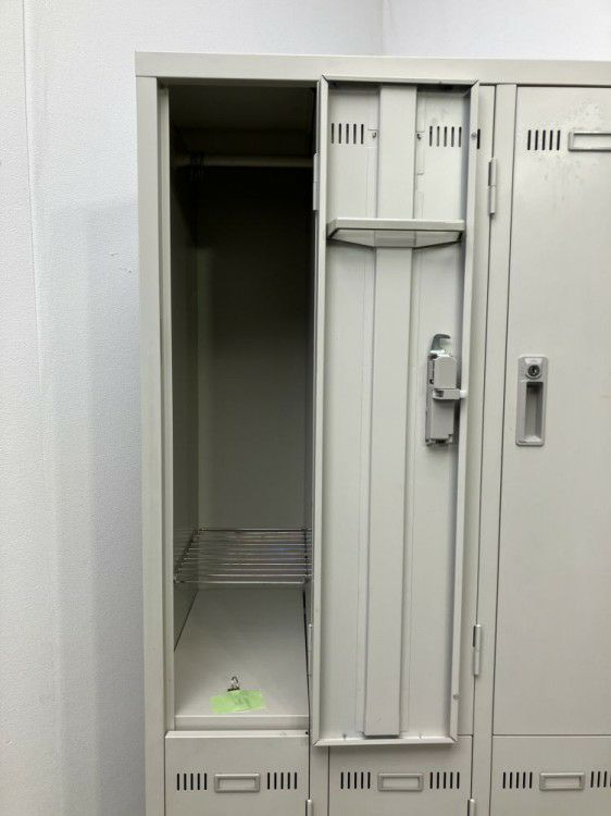 三重県にて SEIKO FAMILY（生興） 8人用ロッカー  を買取致しました。