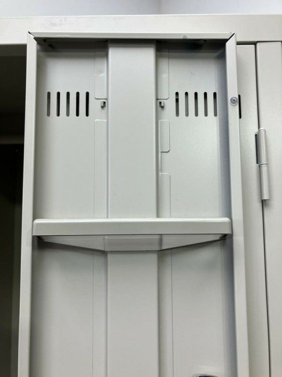 三重県にて SEIKO FAMILY（生興） 8人用ロッカー  を買取致しました。