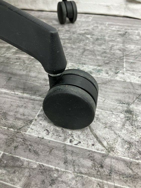 三重県にて コクヨ デュオラチェア  を買取致しました。